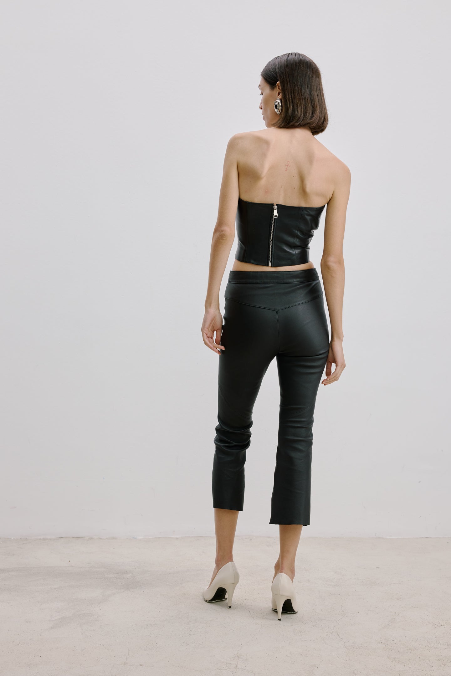 REMOVABLE STRAP LEATHER TOP